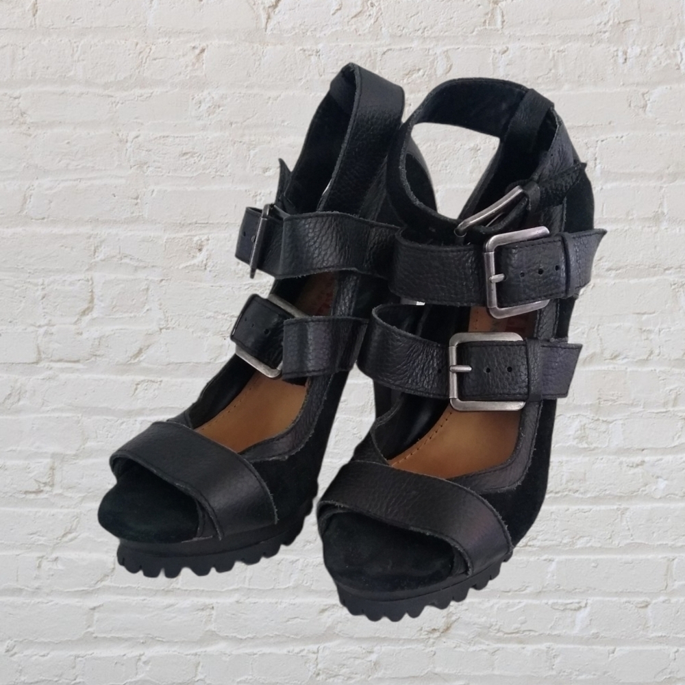 True Religion Heather heels